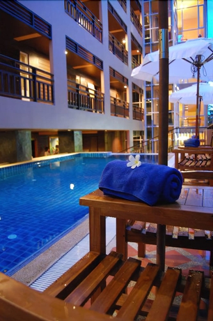 Imagen de la piscina del Hotel Seaside Jomtien Beach. Foto 19