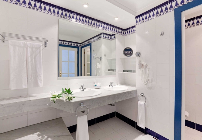 Imagen de la habitación del Hotel Seaside Los Jameos Playa. Foto 4