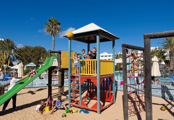 Imagen de los exteriores del Hotel Seaside Los Jameos Playa. Foto 5