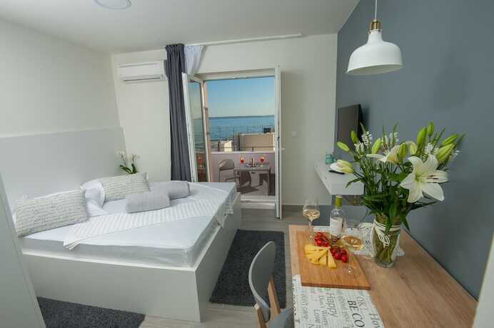 Imagen general del Hotel Seaside Luxury Suites. Foto 9