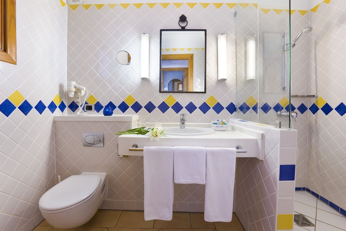 Imagen de la habitación del Hotel Seaside Sandy Beach. Foto 5