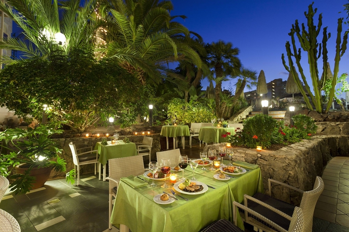 Imagen del bar/restaurante del Hotel Seaside Sandy Beach. Foto 3