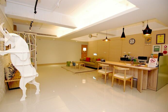 Imagen general del Hotel Season 5 Inn. Foto 3