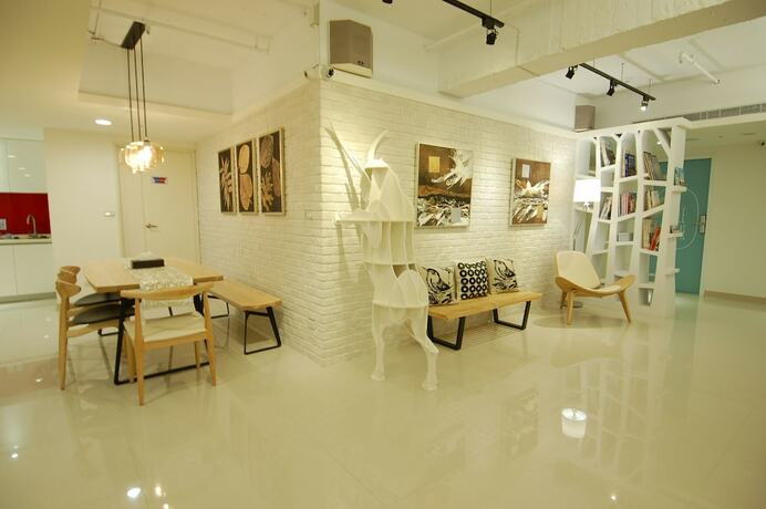 Imagen general del Hotel Season 5 Inn. Foto 8