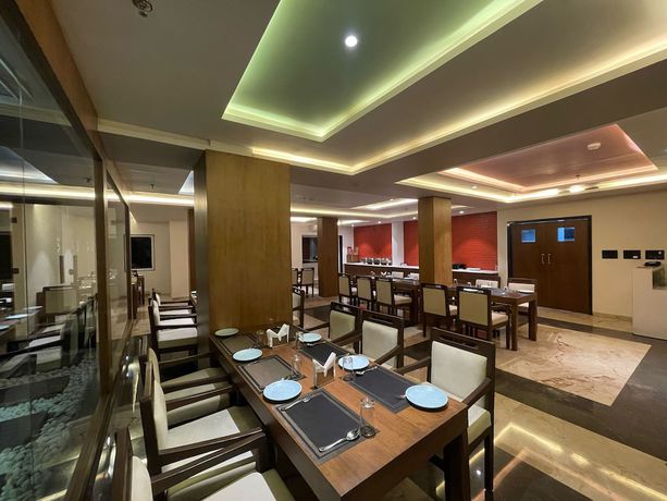 Imagen del bar/restaurante del Hotel Seasons A Boutique. Foto 2