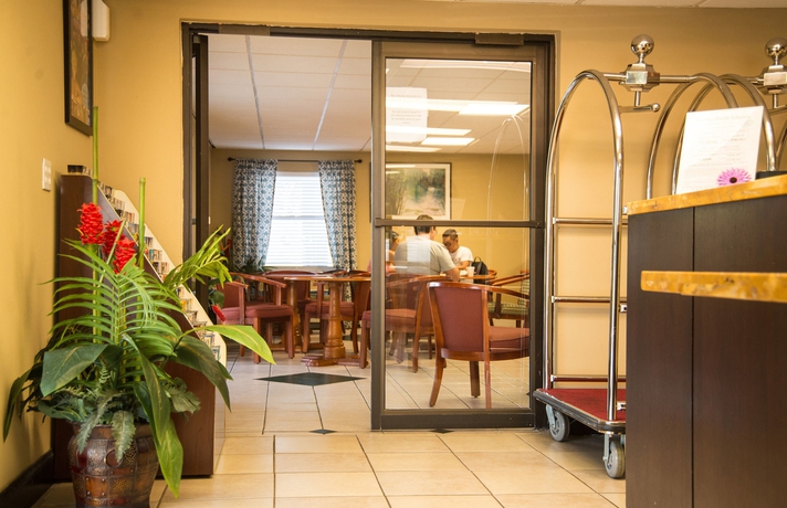 Imagen de los interiores del Hotel Seasons Florida Resort. Foto 14