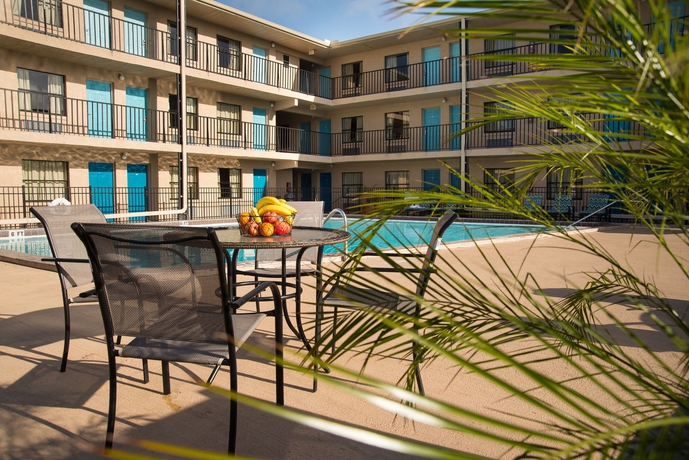 Imagen de los exteriores del Hotel Seasons Florida Resort. Foto 9