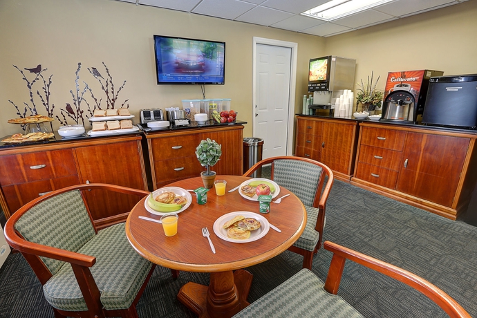 Imagen del bar/restaurante del Hotel Seasons Florida Resort. Foto 2