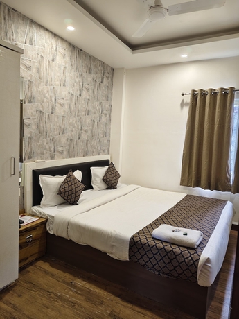 Imagen de la habitación del Hotel Seasons, Indore. Foto 3