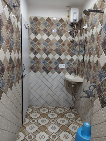 Imagen de la habitación del Hotel Seasons, Indore. Foto 8