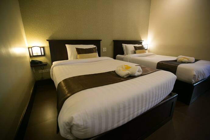 Imagen de la habitación del Hotel Seasons Riverside. Foto 18