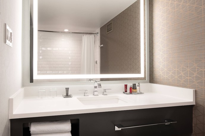 Imagen de la habitación del Hotel Seattle Airport Marriott. Foto 11