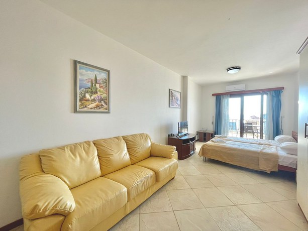Imagen de la habitación del Hotel Seaview Apartments Rafailovici. Foto 12