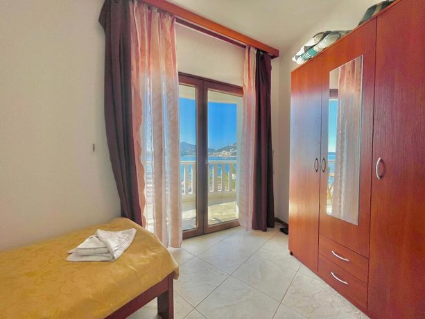 Imagen de la habitación del Hotel Seaview Apartments Rafailovici. Foto 14