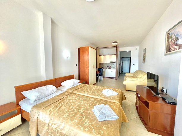 Imagen de la habitación del Hotel Seaview Apartments Rafailovici. Foto 20