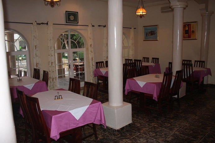 Imagen del bar/restaurante del Hotel Seaview Gardens. Foto 2