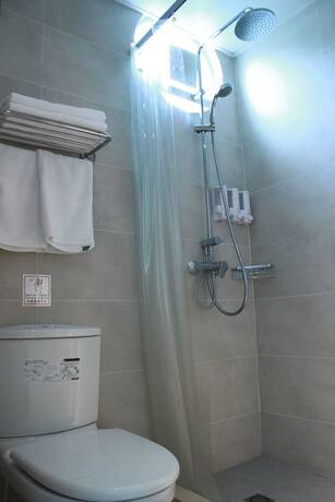 Imagen de la habitación del Hotel Seaview Holiday Resort. Foto 13