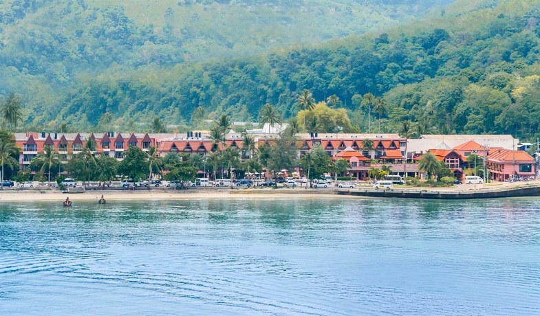 Imagen de los exteriores del Hotel Seaview Patong. Foto 15