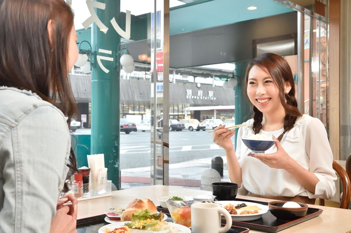 Imagen del bar/restaurante del Hotel Seawave Beppu. Foto 4