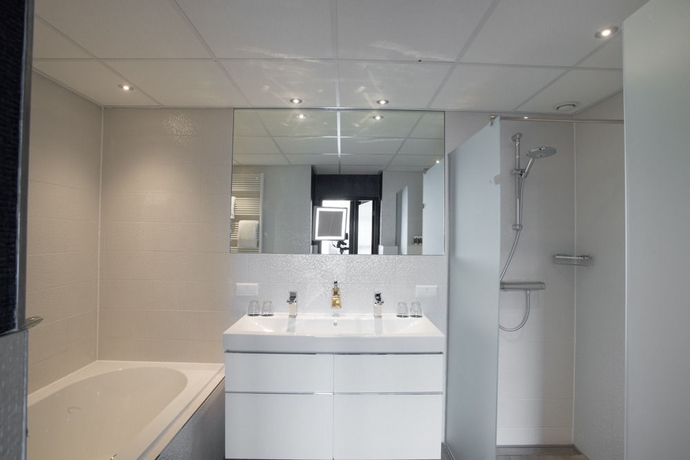 Imagen de la habitación del Hotel Sebastian's. Foto 5