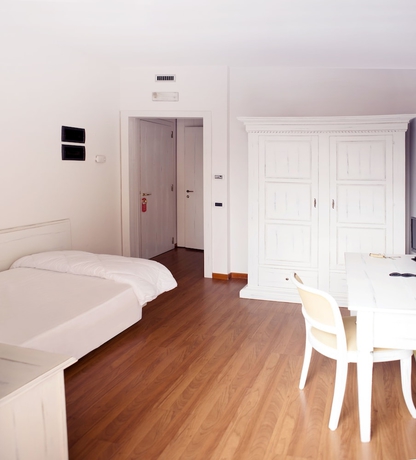 Imagen de la habitación del Hotel Sebino. Foto 13