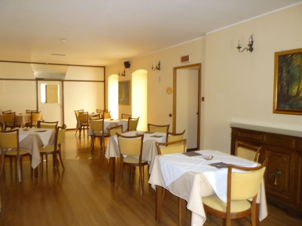 Imagen del bar/restaurante del Hotel Sebino. Foto 4