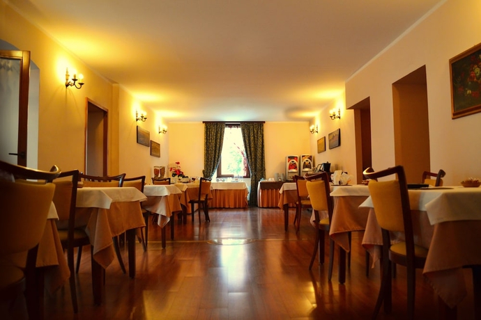 Imagen del bar/restaurante del Hotel Sebino. Foto 5