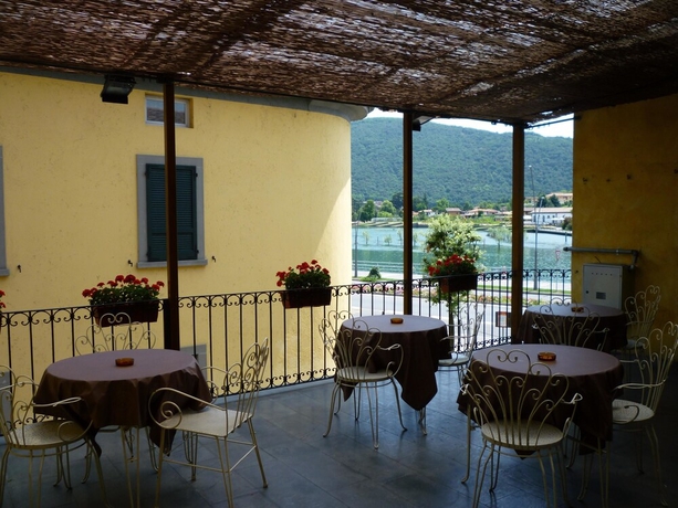 Imagen del bar/restaurante del Hotel Sebino. Foto 9