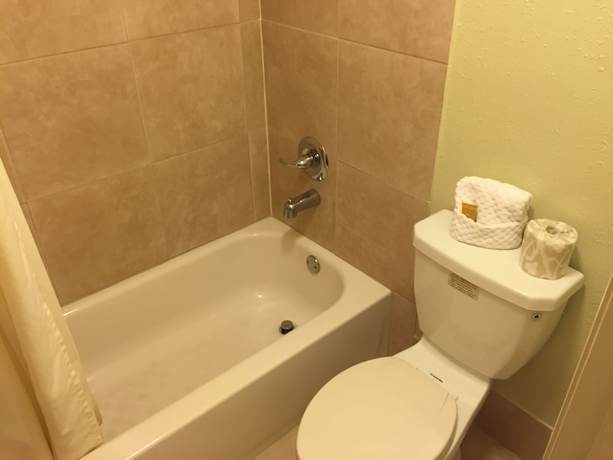 Imagen de la habitación del Hotel Sebring Inn. Foto 4