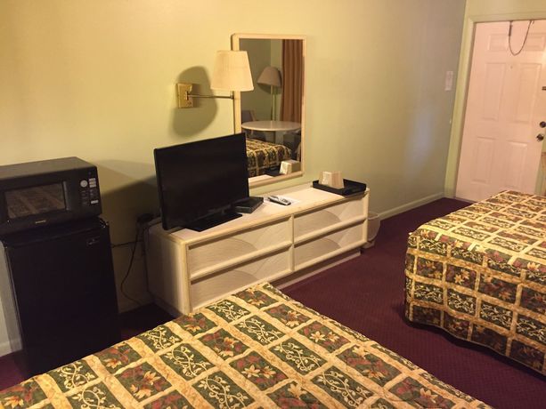 Imagen de la habitación del Hotel Sebring Inn. Foto 5