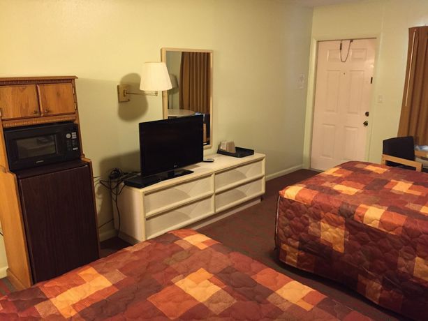 Imagen de la habitación del Hotel Sebring Inn. Foto 7