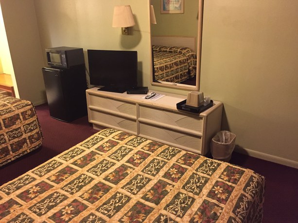 Imagen de la habitación del Hotel Sebring Inn. Foto 11