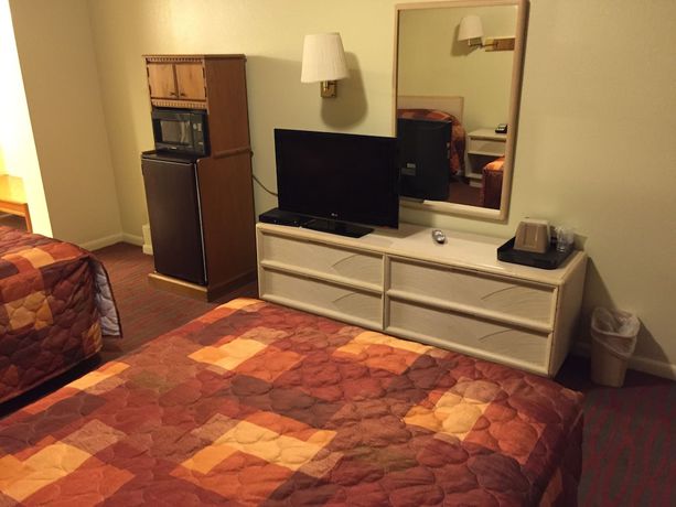 Imagen de la habitación del Hotel Sebring Inn. Foto 12