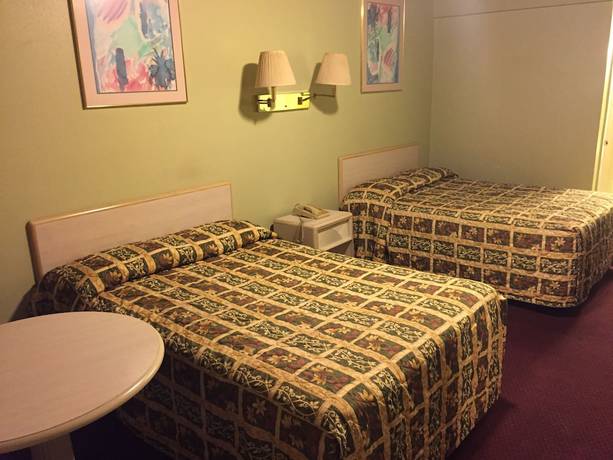 Imagen de la habitación del Hotel Sebring Inn. Foto 15