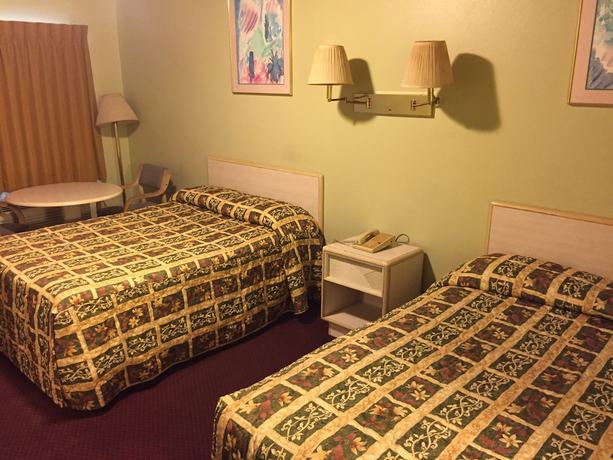 Imagen de la habitación del Hotel Sebring Inn. Foto 18