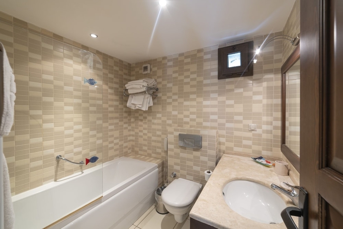 Imagen de la habitación del Hotel Seckin Konaklar. Foto 16