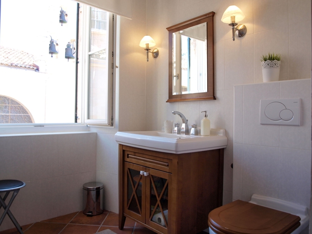 Imagen de la habitación del Hotel Secret Apartments. Foto 11