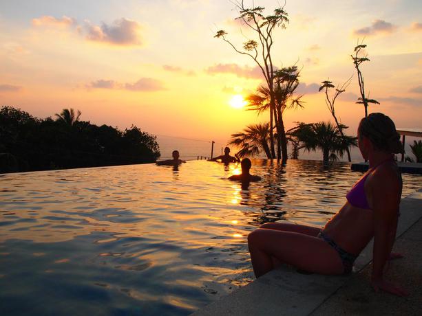 Imagen de la piscina del Hotel Secret Cliff Villa. Foto 11