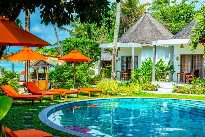 Imagen de la piscina del Hotel Secret Garden Beach Resort. Foto 10