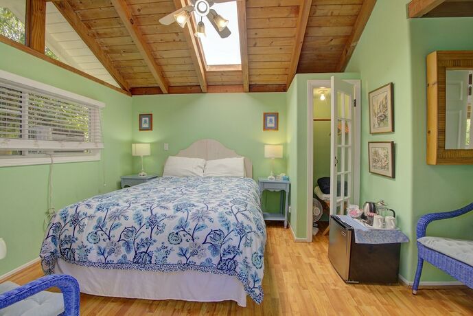 Imagen de la habitación del Hotel Secret Garden Inn and Cottages. Foto 12