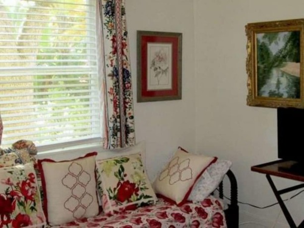 Imagen general del Hotel Secret Garden Inn and Cottages. Foto 9
