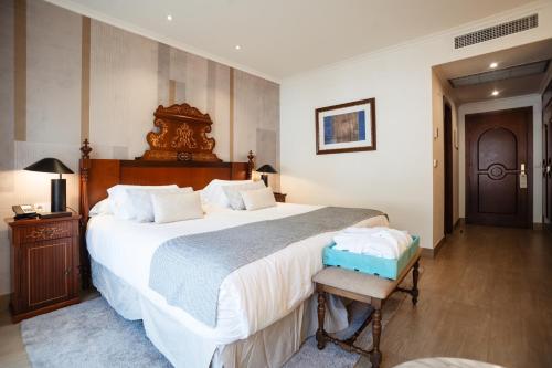 Imagen de la habitación del Hotel Secrets Mallorca Villamil Resort and Spa - Adults Only. Foto 16