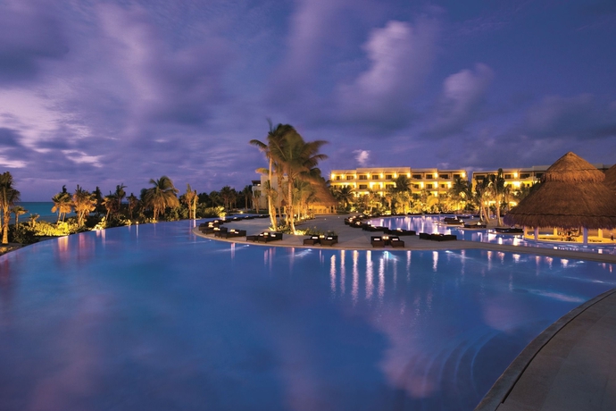Imagen de la piscina del Hotel Secrets Maroma Beach Riviera Cancun - Adults Only - All Inclusive. Foto 16