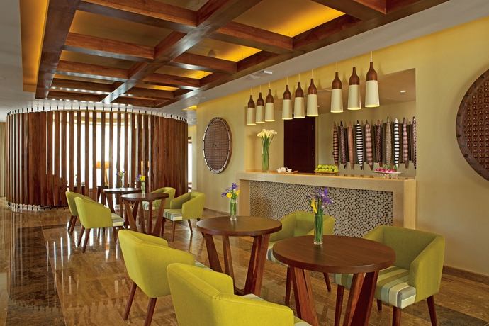 Imagen de la piscina del Hotel Secrets Playa Mujeres Golf and Spa Resort - Adults Only - All Inclusive. Foto 14