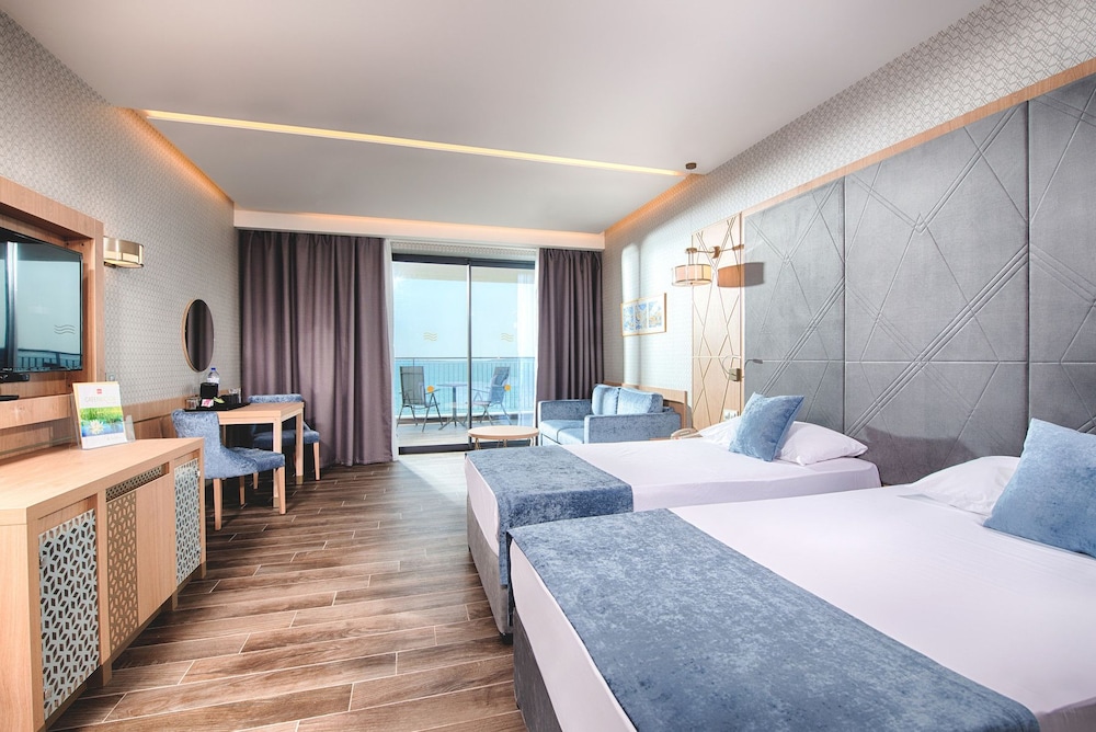 Imagen de la habitación del Hotel Secrets Sunny Beach Resort & Spa. Foto 6