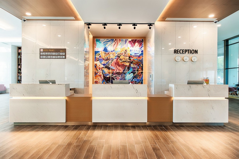 Imagen de los interiores del Hotel Secrets Sunny Beach Resort & Spa. Foto 20