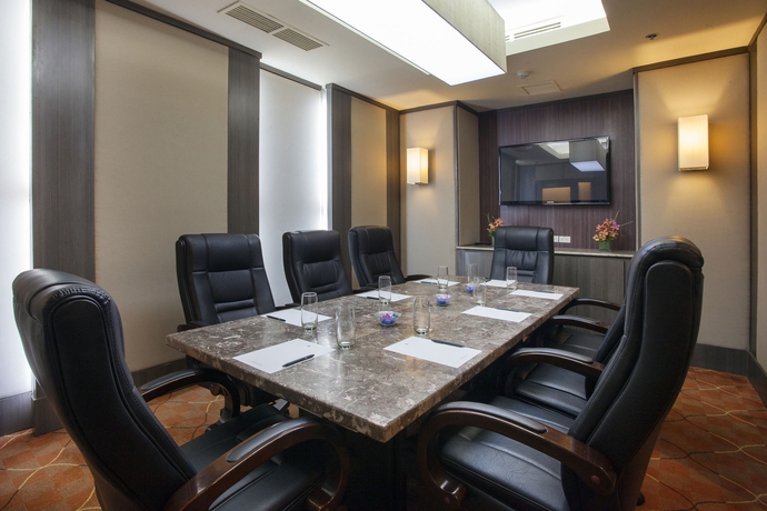 Imagen de los interiores del Hotel Seda Ayala Center Cebu. Foto 16