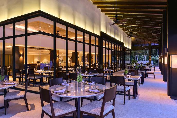 Imagen del bar/restaurante del Hotel Seda Lio. Foto 10