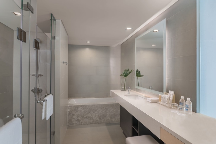 Imagen de la habitación del Hotel Seda Vertis North. Foto 13