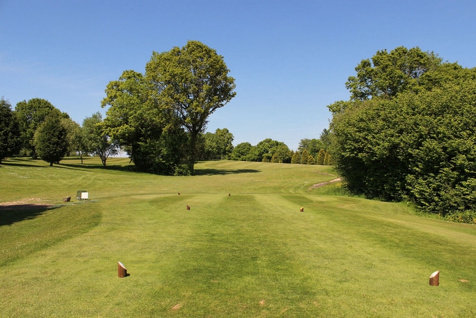 Imagen de los exteriores del Hotel Sedlescombe Golf. Foto 17